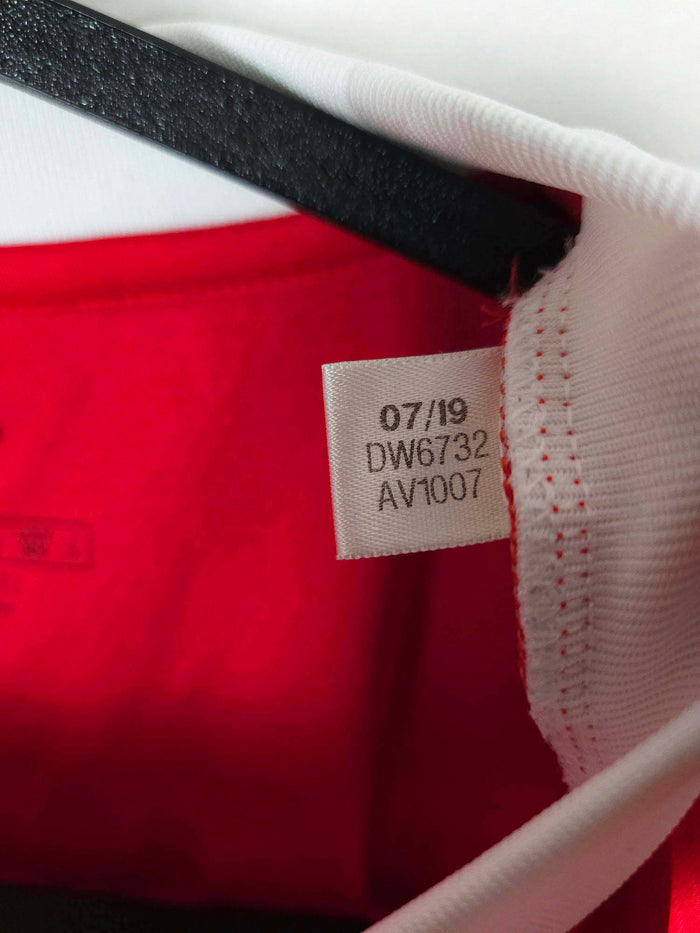 2019-20 Benfica Home Shirt - detailed view