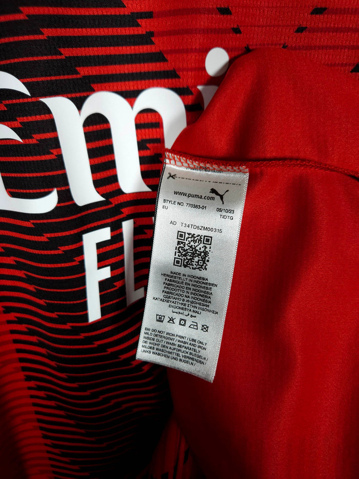 2023-24 AC Milan Home Shirt - detailed view