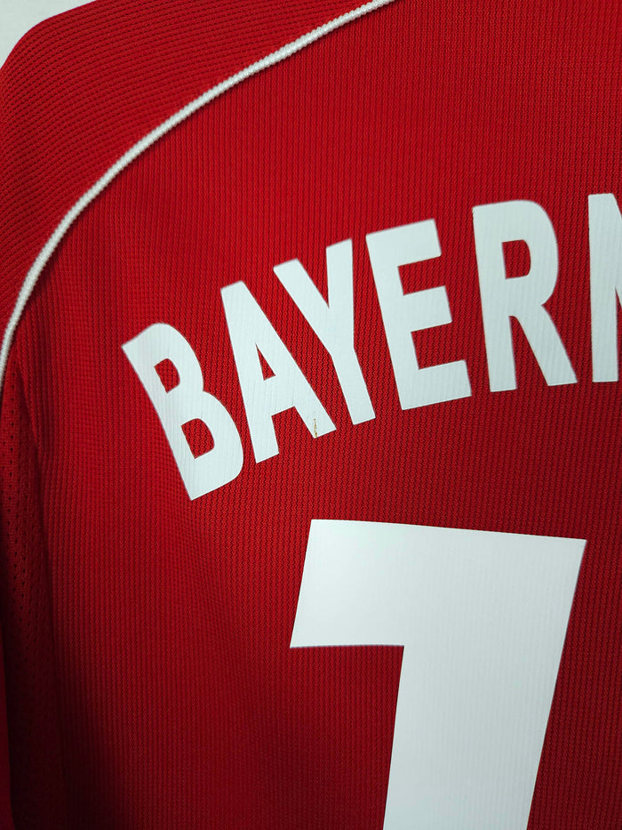 2005-06 Bayern Munich Home Shirt Makaay #10 - detailed view