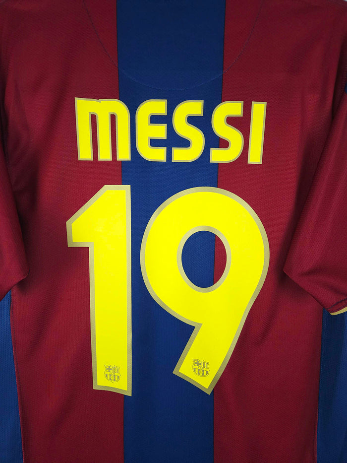 2007-08 Barcelona Home Shirt Messi #19 - detailed view