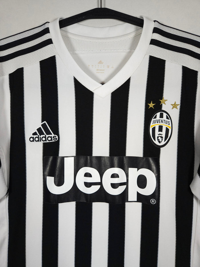 2015-16 Juventus Home Shirt - detailed view