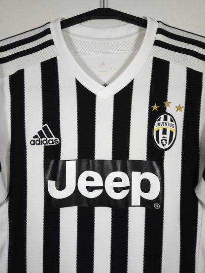 2015-16 Juventus Home Shirt - detailed view