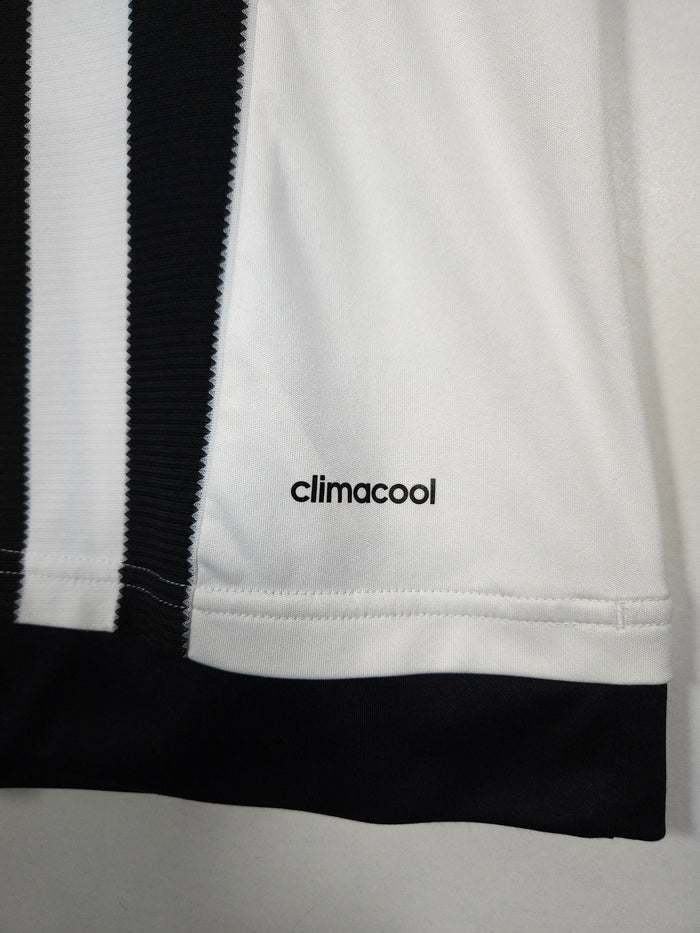 2015-16 Juventus Home Shirt - detailed view