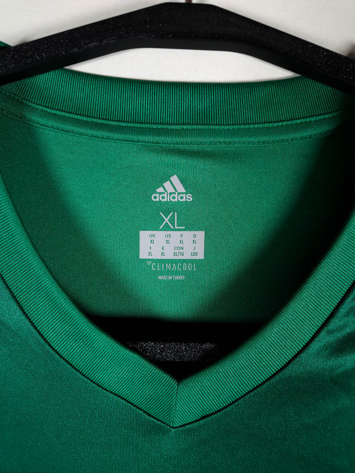 2017-18 Fenerbahce Third Shirt - detailed view