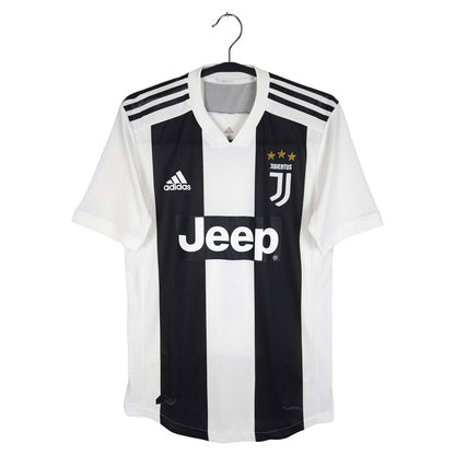 2018-19 Juventus Home Shirt Ronaldo #7 (Pro) - front view