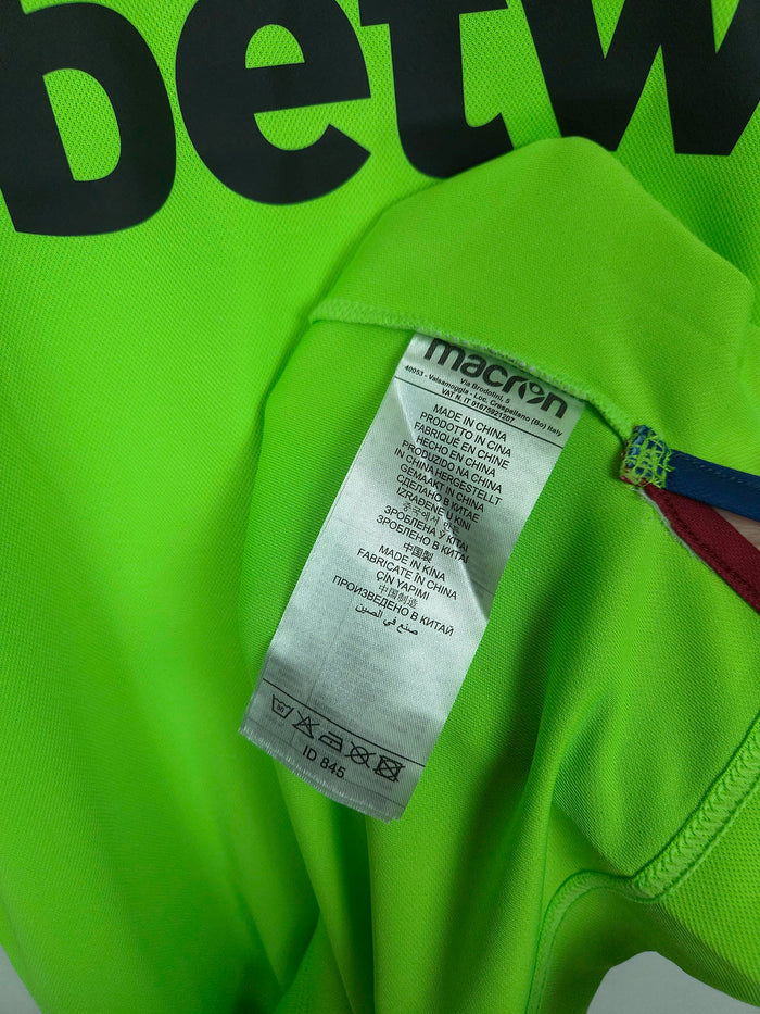 2018-19 Levante Third Shirt - detailed view