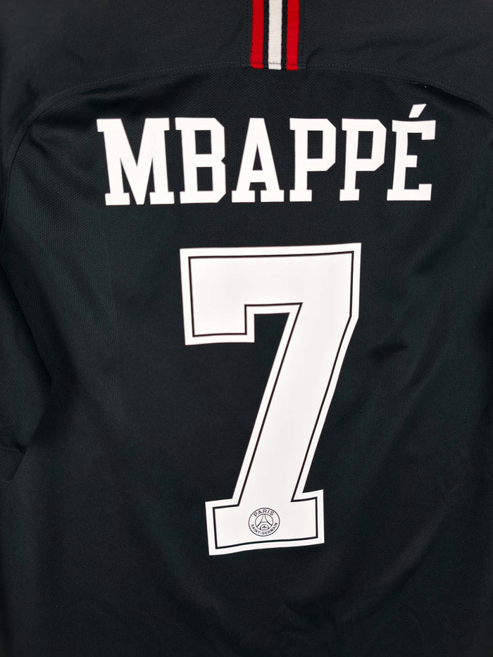 2018-19 Paris Saint-Germain Third Shirt Mbappe #7 - detailed view