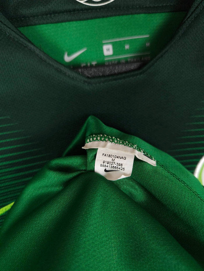 2018-19 Wolfsburg Home Shirt Weghorst #9 - detailed view
