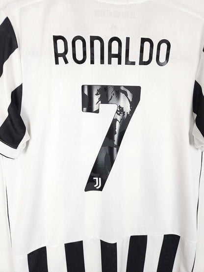 2021-22 Juventus Home Shirt Ronaldo #7 - detailed view