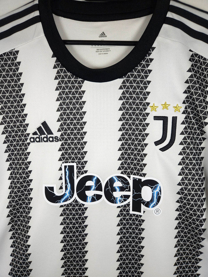 2022-23 Juventus Home Shirt - detailed view