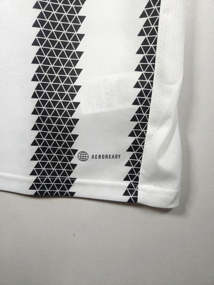 2022-23 Juventus Home Shirt - detailed view