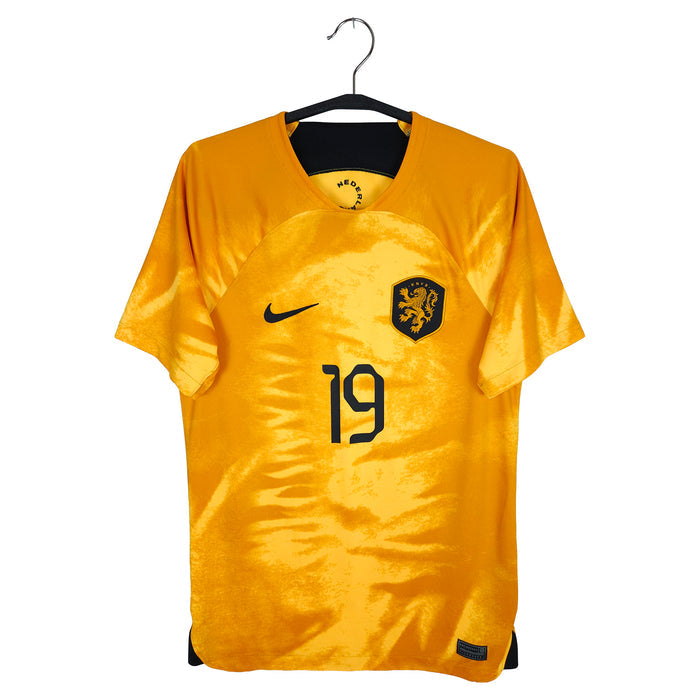 2022-23 Netherlands Home Shirt Weghorst #19 - front view