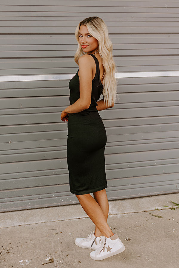 Simply Chic Ribbed Midi