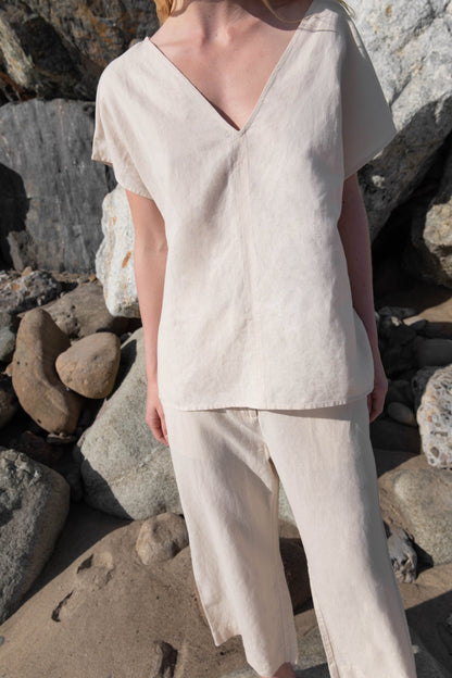 LINEN BLEND V-NECK BLOUSE