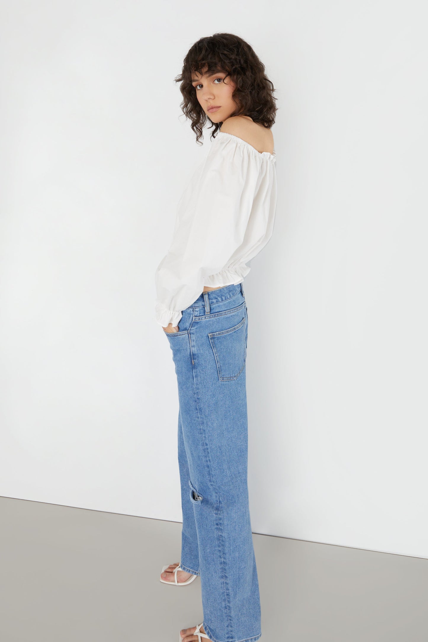 OFF SHOULDER RUFFLED TOP
