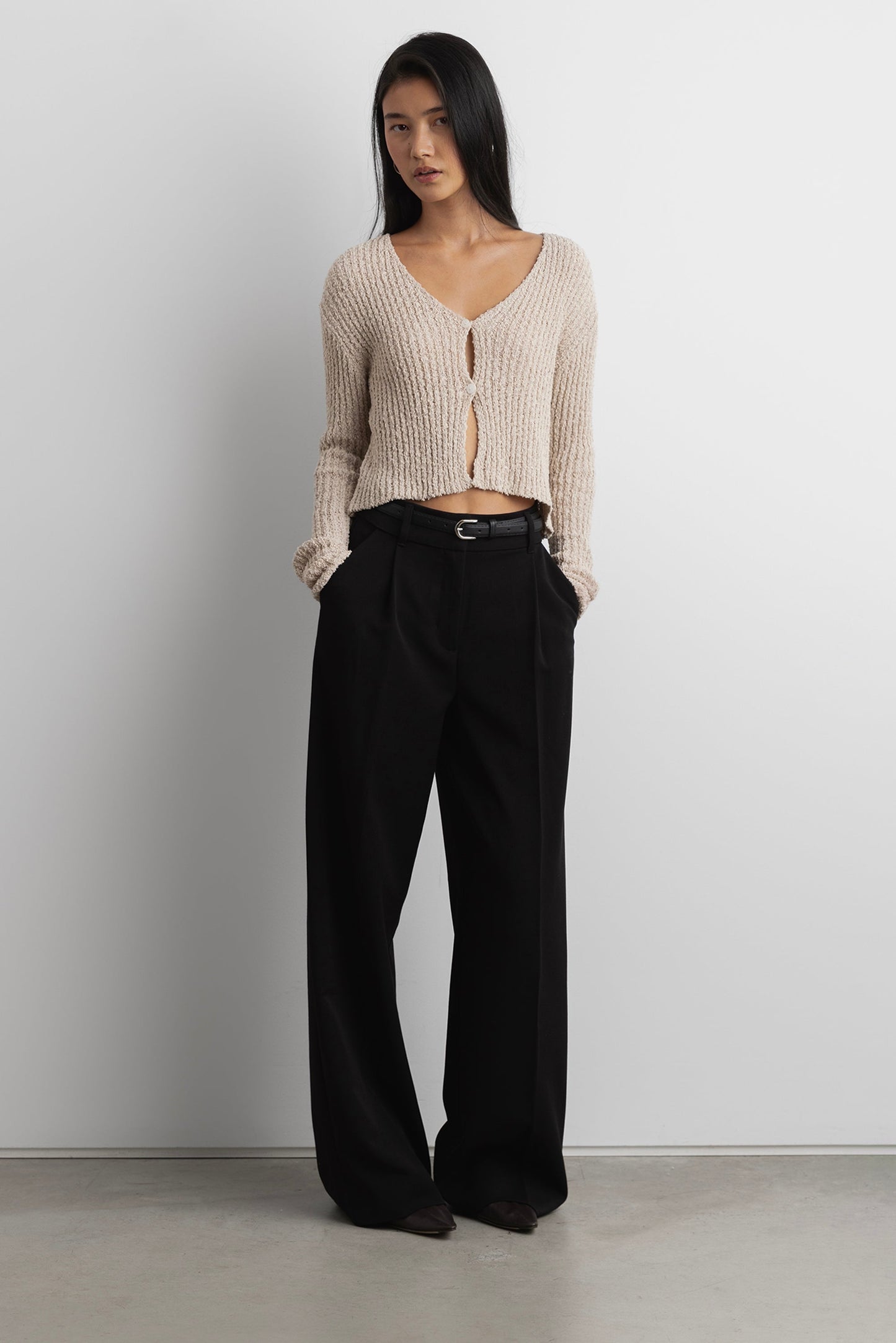 LIGHTWEIGHT KNIT CARDIGAN