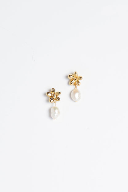FLOWER STUD WITH PEARL EARRING