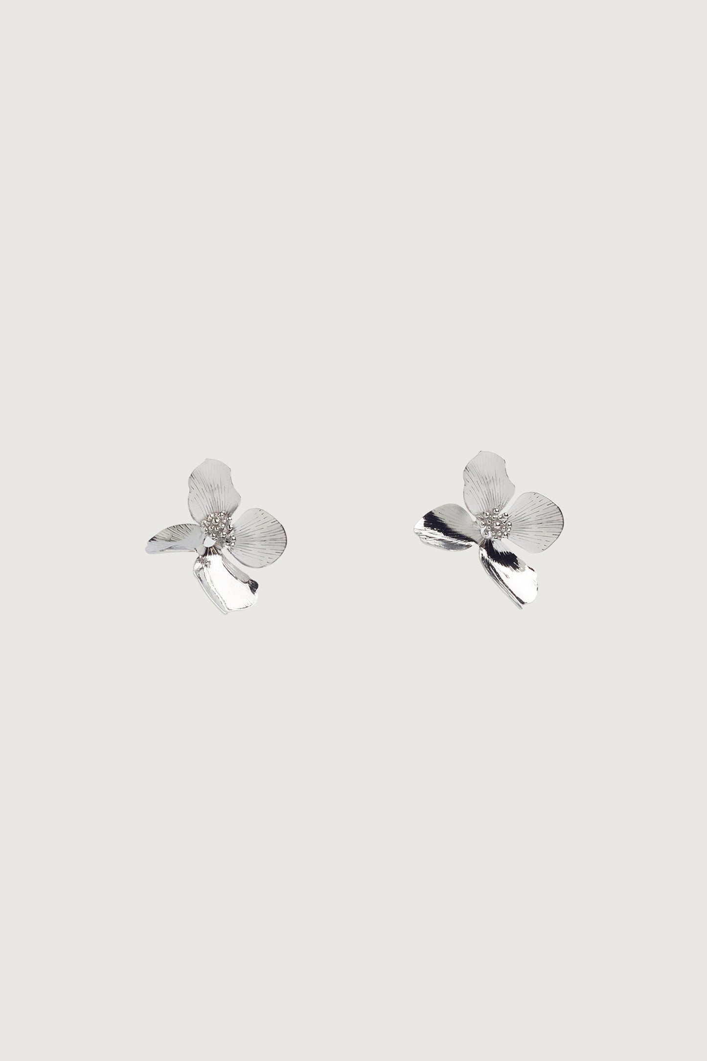FLOWER EARRING WITH PEARL