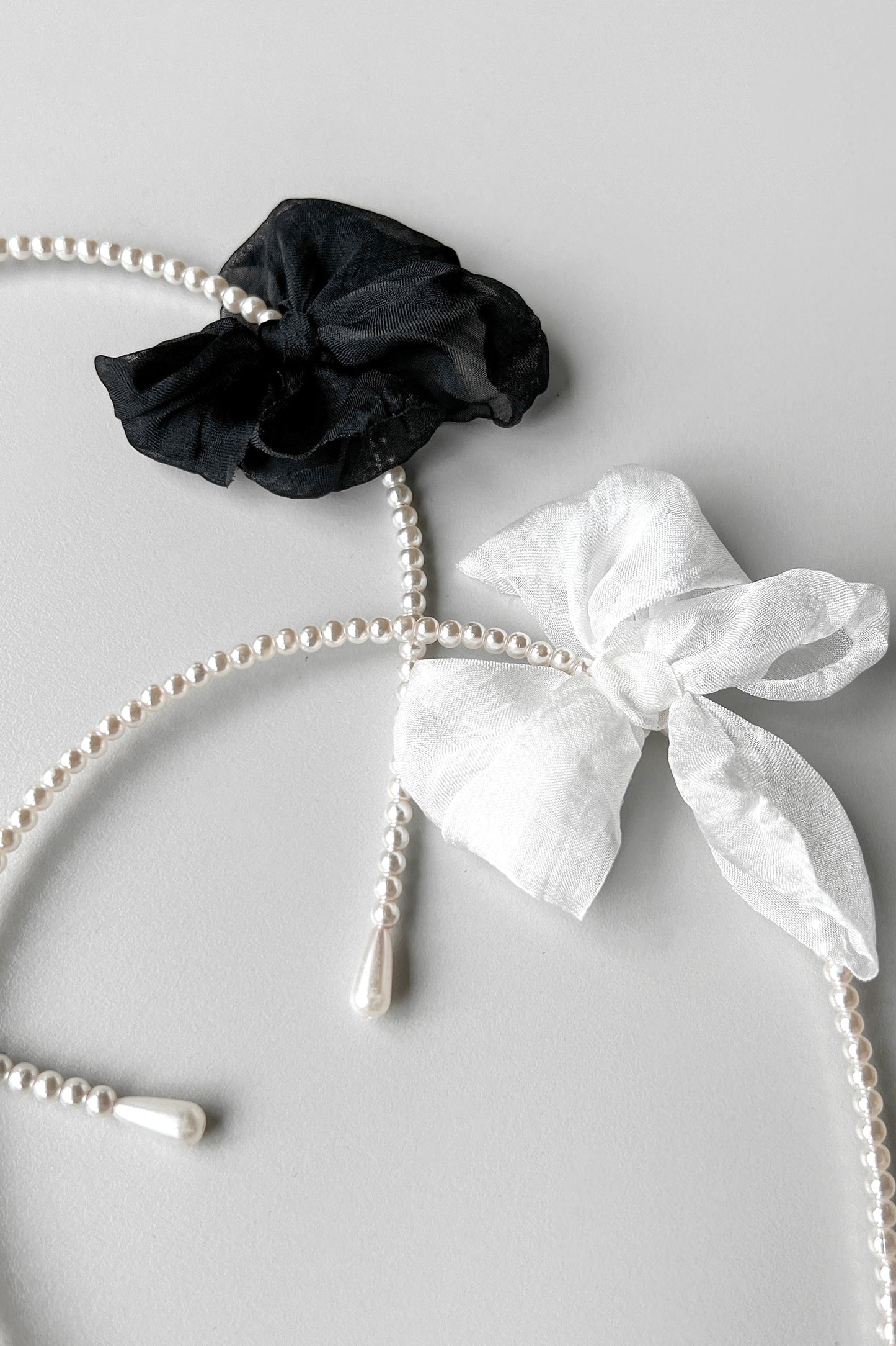 BEADED HEADBAND WITH BOW
