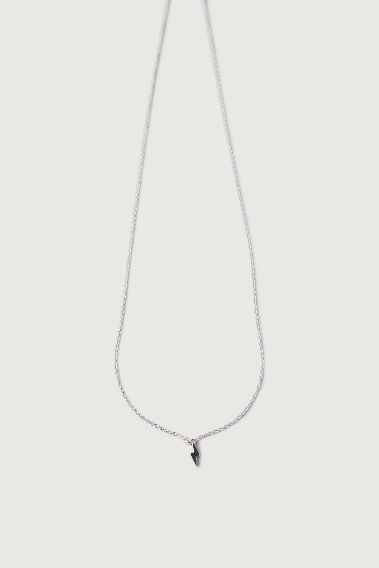 CHARM PENDANT NECKLACE