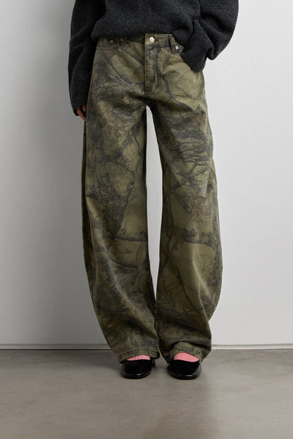 CAMO PRINT BARREL LEG PANT