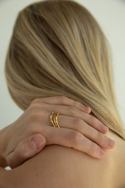 DELICATE GEM RING SET