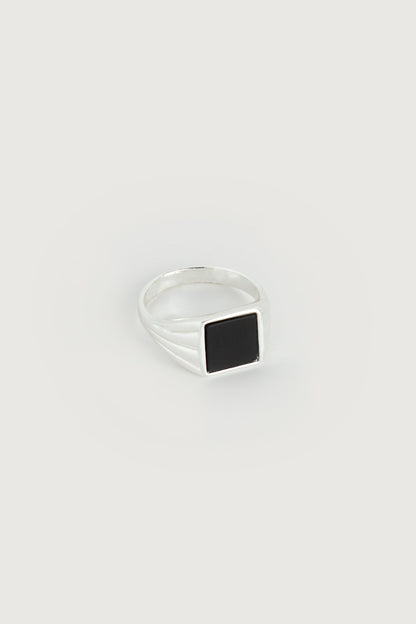 ONYX SIGNET RING