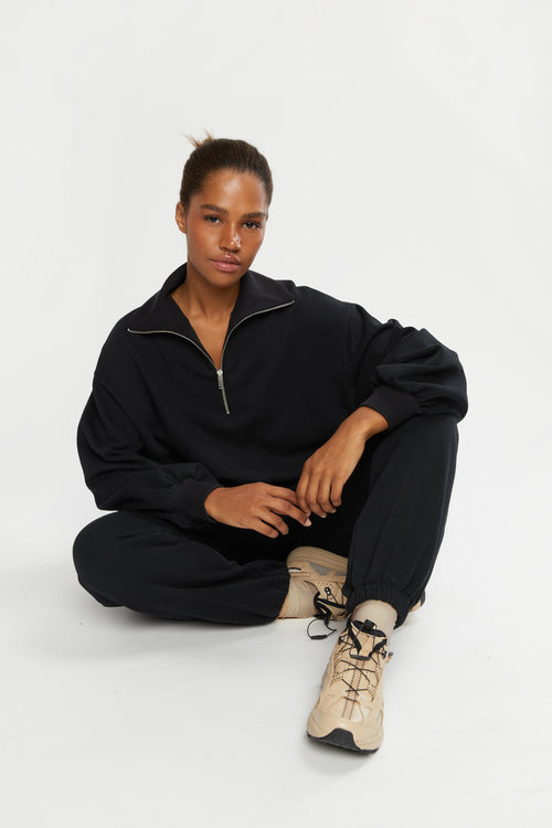 QUARTER ZIP SWEATSHIRT