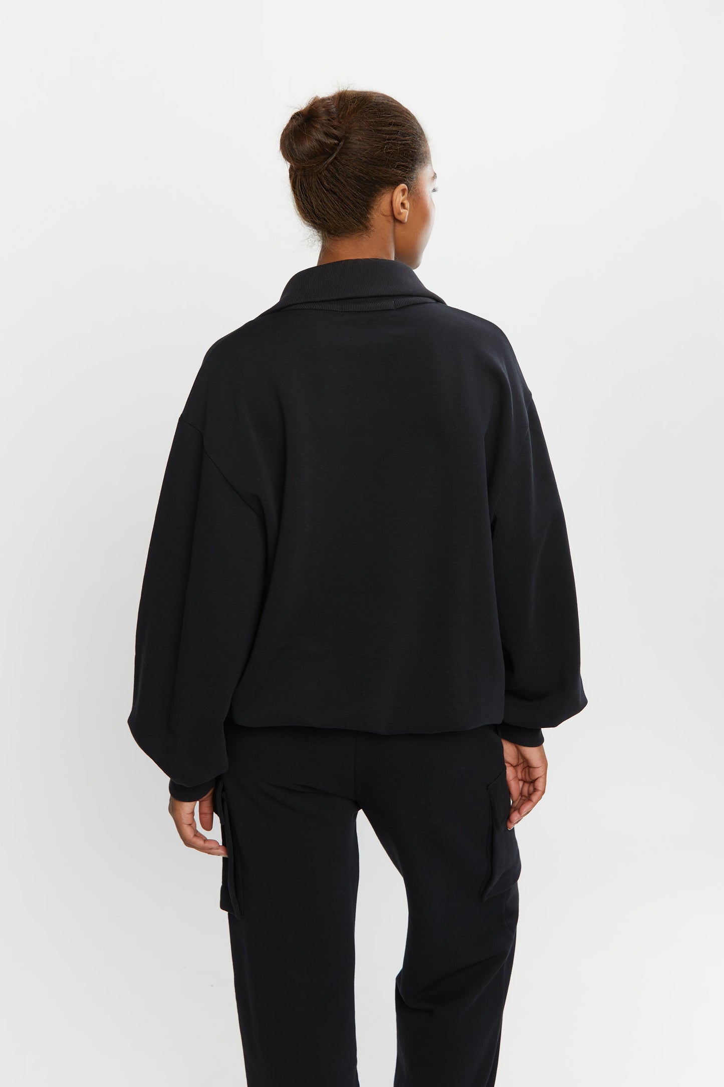 QUARTER ZIP SWEATSHIRT