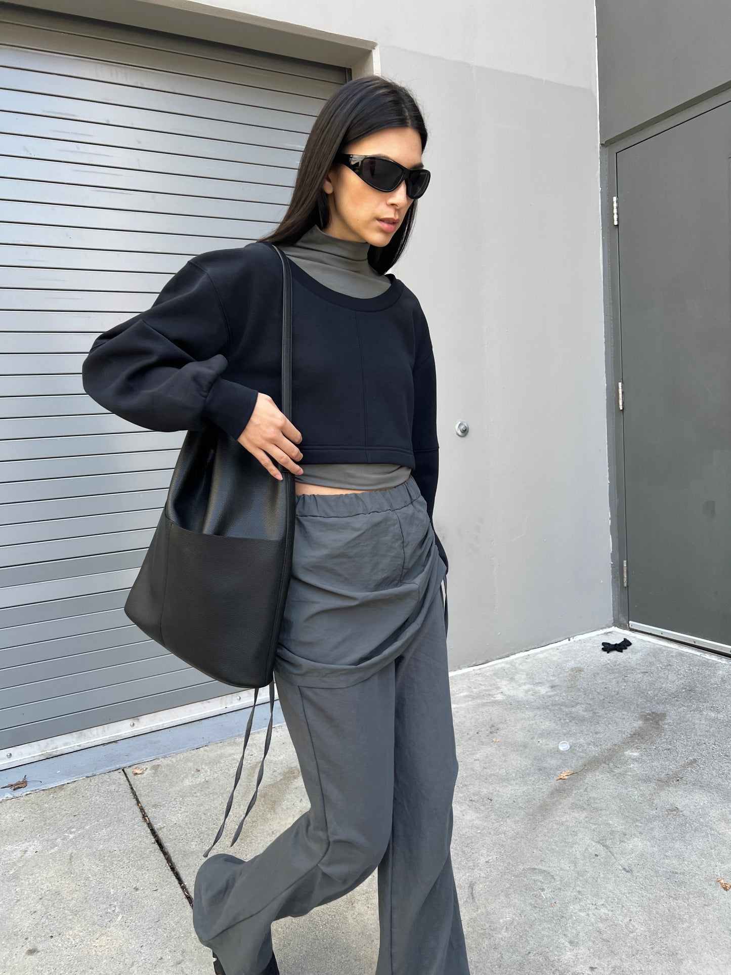 CROPPED CREWNECK SWEATSHIRT