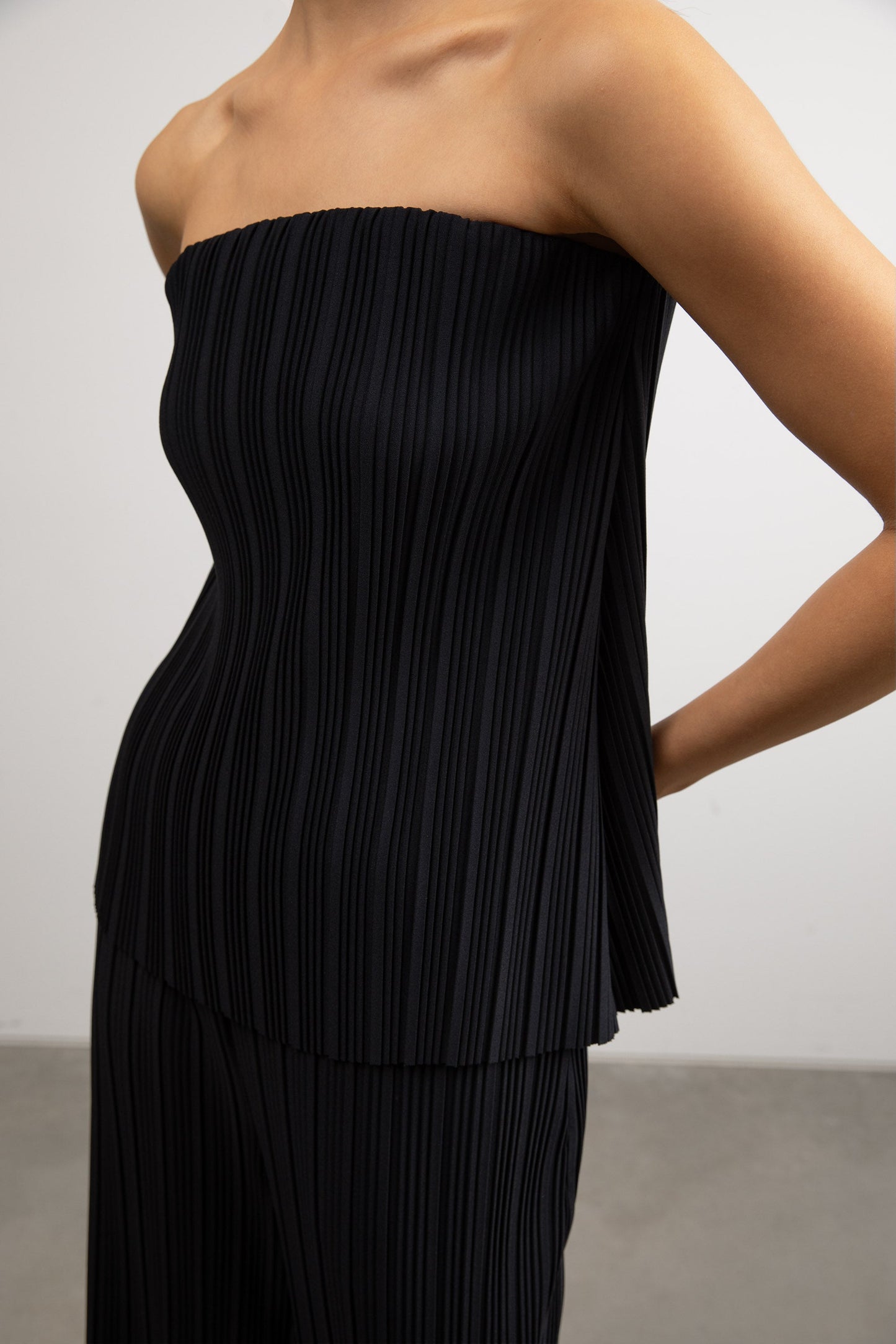 PLEATED TUBE TOP