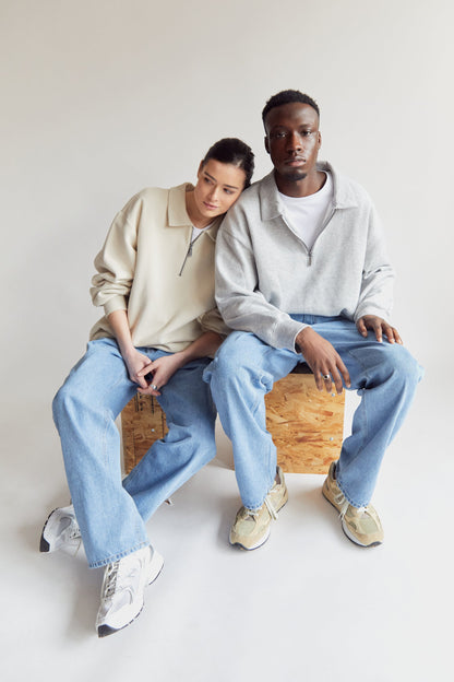 COLLARED HALF-ZIP SWEATSHIRT