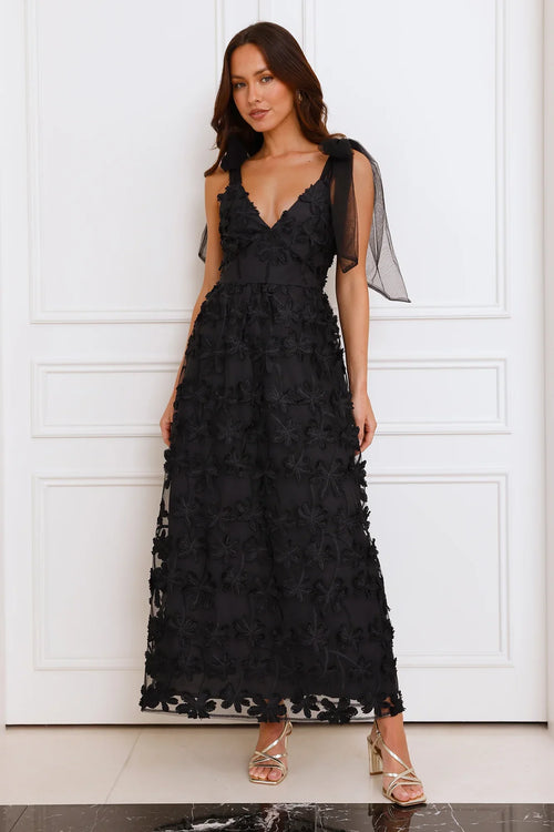 Distinguished Maxi Dress Black