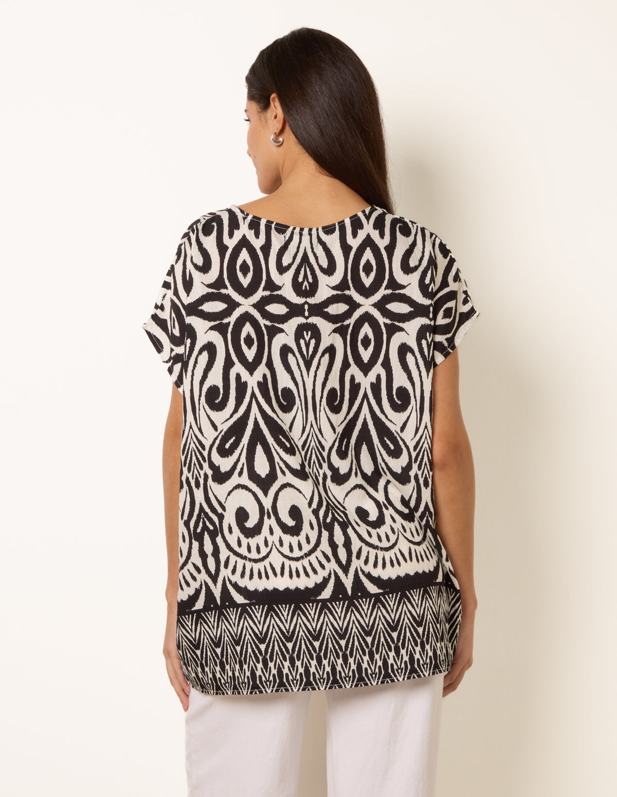 Round Neck Top With Abstract Print