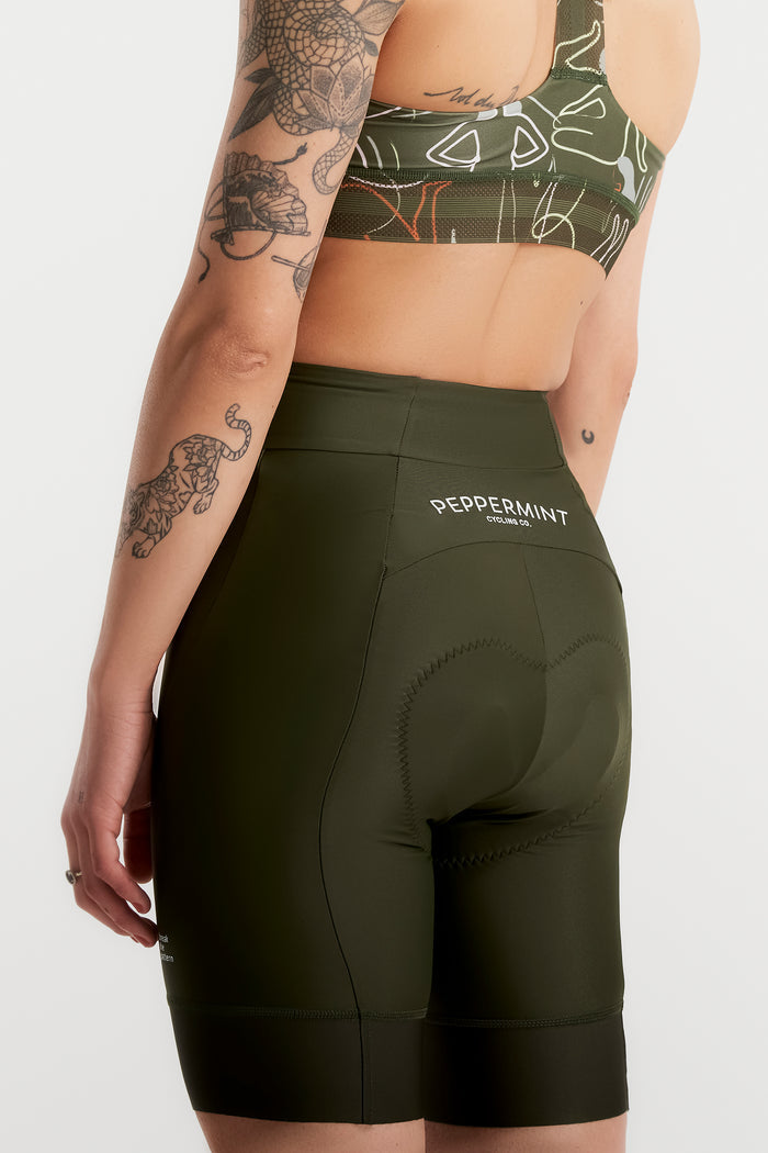 Signature Short